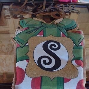 Festive Green and Red Holiday Display & Metal "Believe"Plague